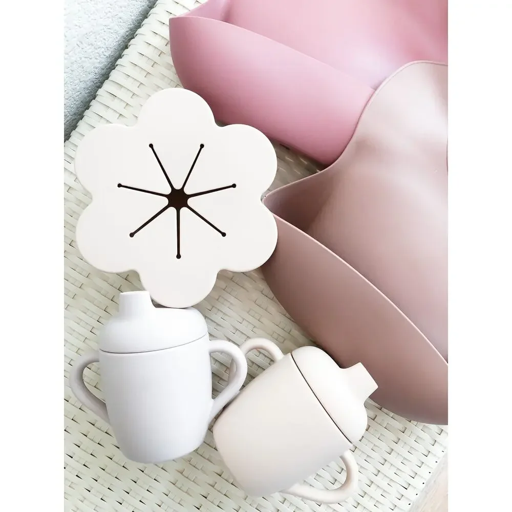 New Jamie Kay Silicone Mealtime Bundle Cups + Flower Snack Bowl + Bibs